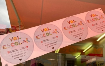 Promoció del val escolar en una botiga de Sabadell